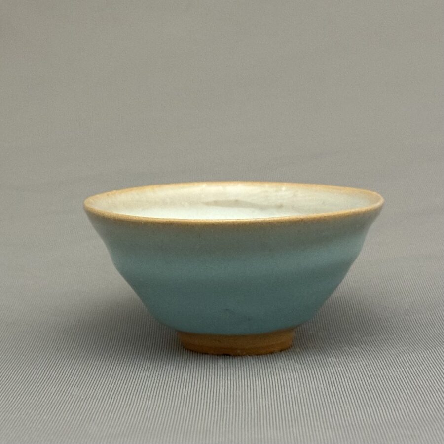 ぐい吞み　萩焼　萩淡青釉　岡田泰 作1976-　No.794