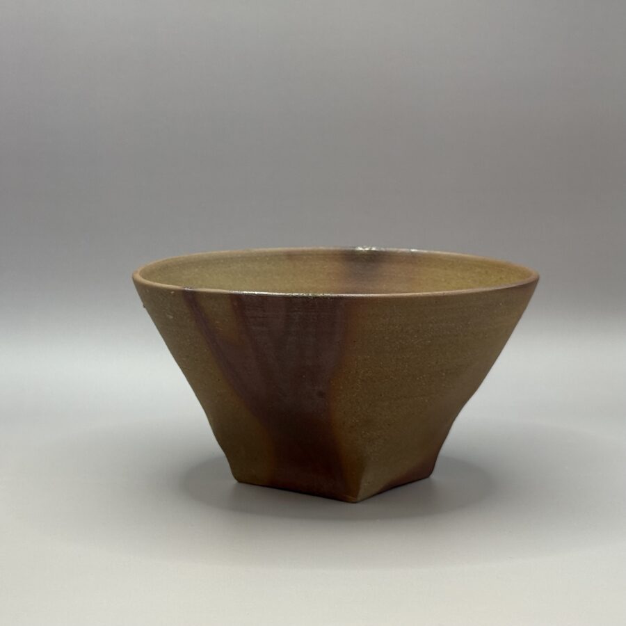 茶碗　備前緋襷 東京タワー形（英昭時代）　木村桃山造 (TOKYO TOWER寄託品)