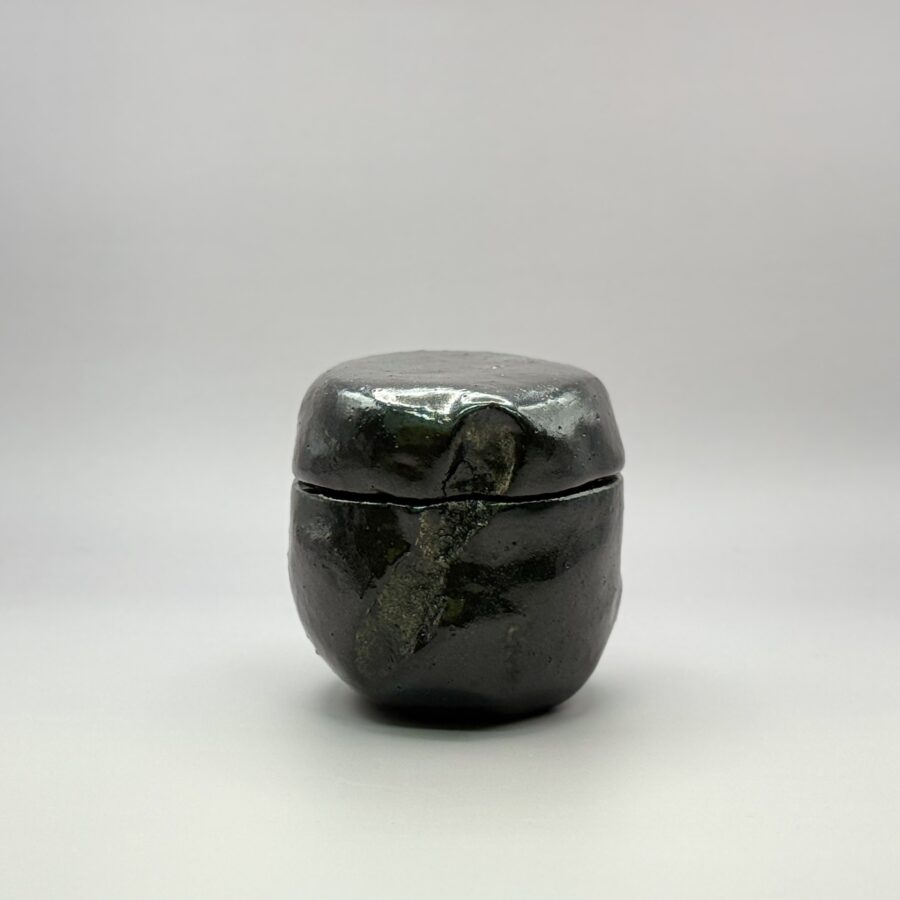 薄茶器　黒楽　川合牧人造