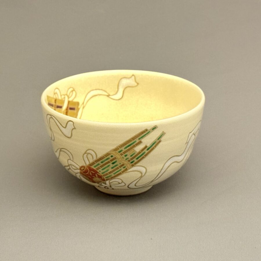 茶碗　色絵 楽器の絵　（鉄司時代）3代宮川香雲造