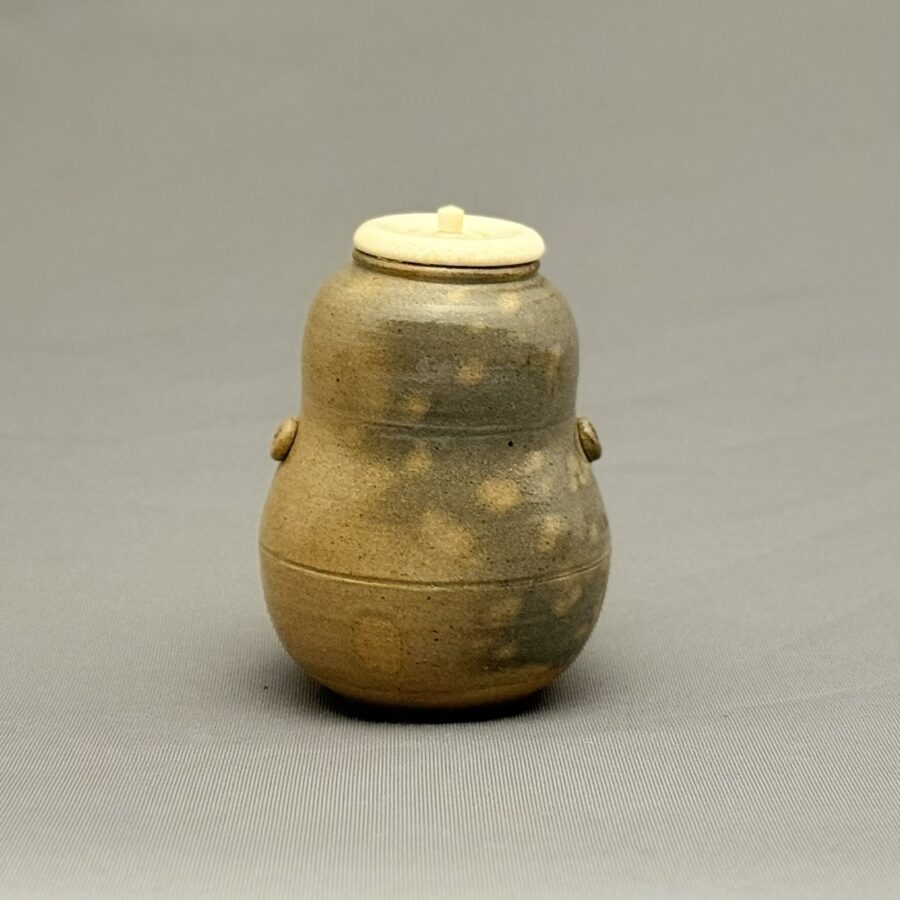 茶入　紅鹿背瓢箪形　１５世松林豊斎 作1950-2015　No.291