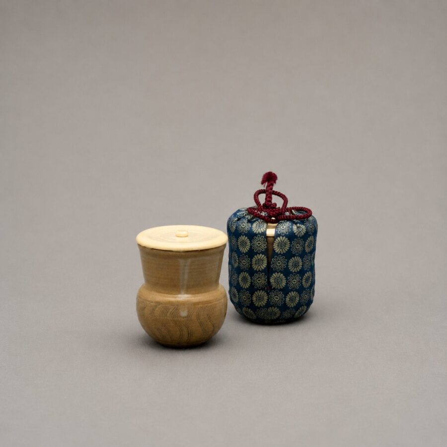 茶入　腰蓑茶入　１５世松林豊斎 作1950-2015　No.927