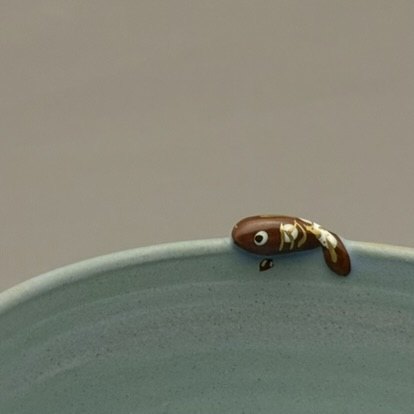 茶碗　色絵　金魚の絵拡大　東山深山 造